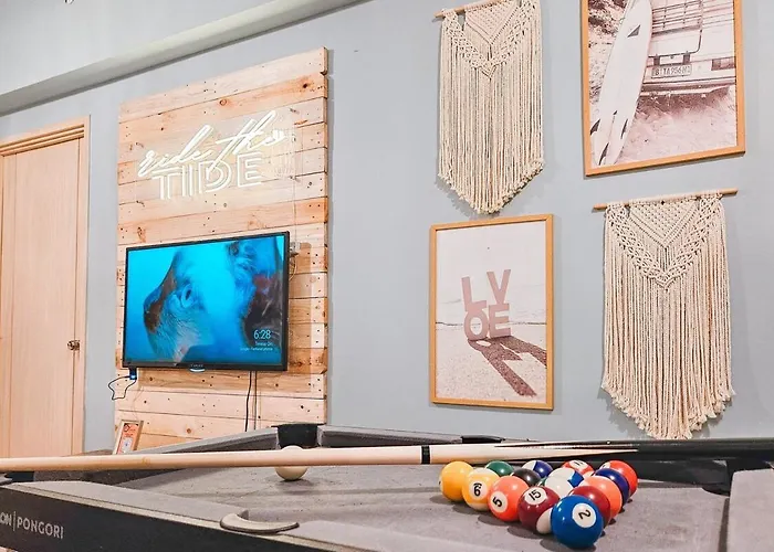 Apartment Luxury 2br In Makati With Billiard & Netflix Manila