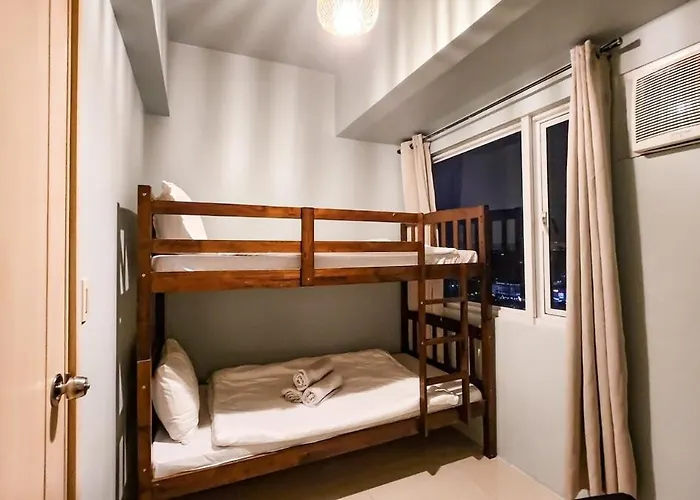 Luxury 2br In Makati With Billiard & Netflix