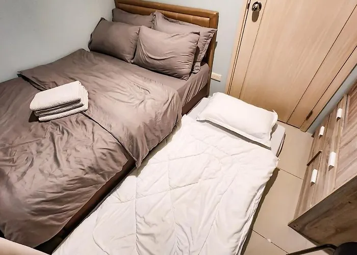 Luxury 2br In Makati With Billiard & Netflix Apartment