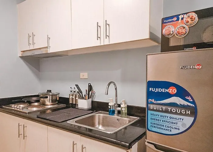 Luxury 2br In Makati With Billiard & Netflix Apartment Manila